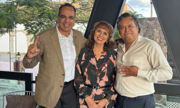 ¿Se destapa? maestra Olga Ríos va a MORENA