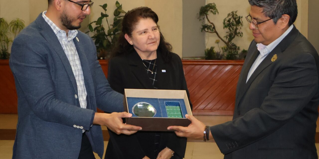 Guanajuato especializa a maestros en semiconductores