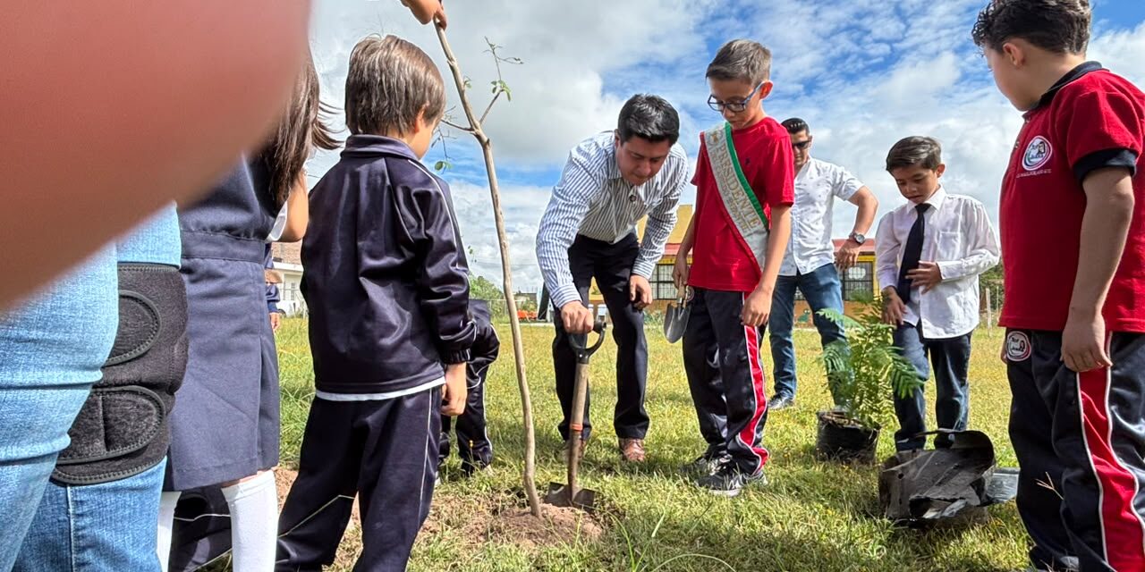 Ayuntamiento y Cabildo Infantil de Manuel Doblado siembra Futuro