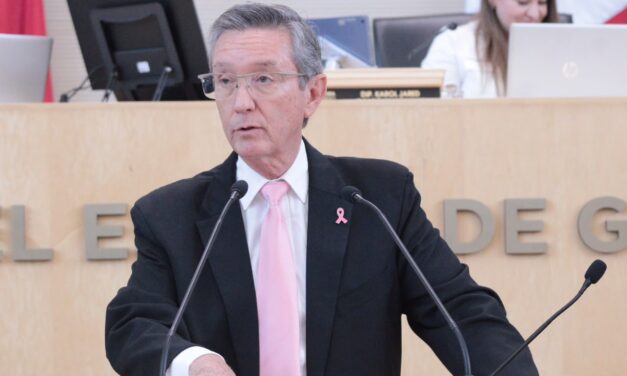 MORENA propone aumento salarial del 8% para personal de salud de Guanajuato